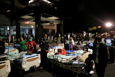 Número de mortos por terremoto na Indonésia passa de 340