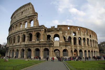 Brasileiro é denunciado por vandalismo no Coliseu, em Roma