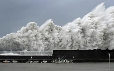 Japão enfrenta o maior tufão em 25 anos