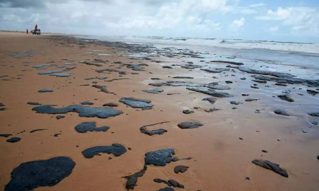O gerenciamento do derrame de óleo na costa brasileira