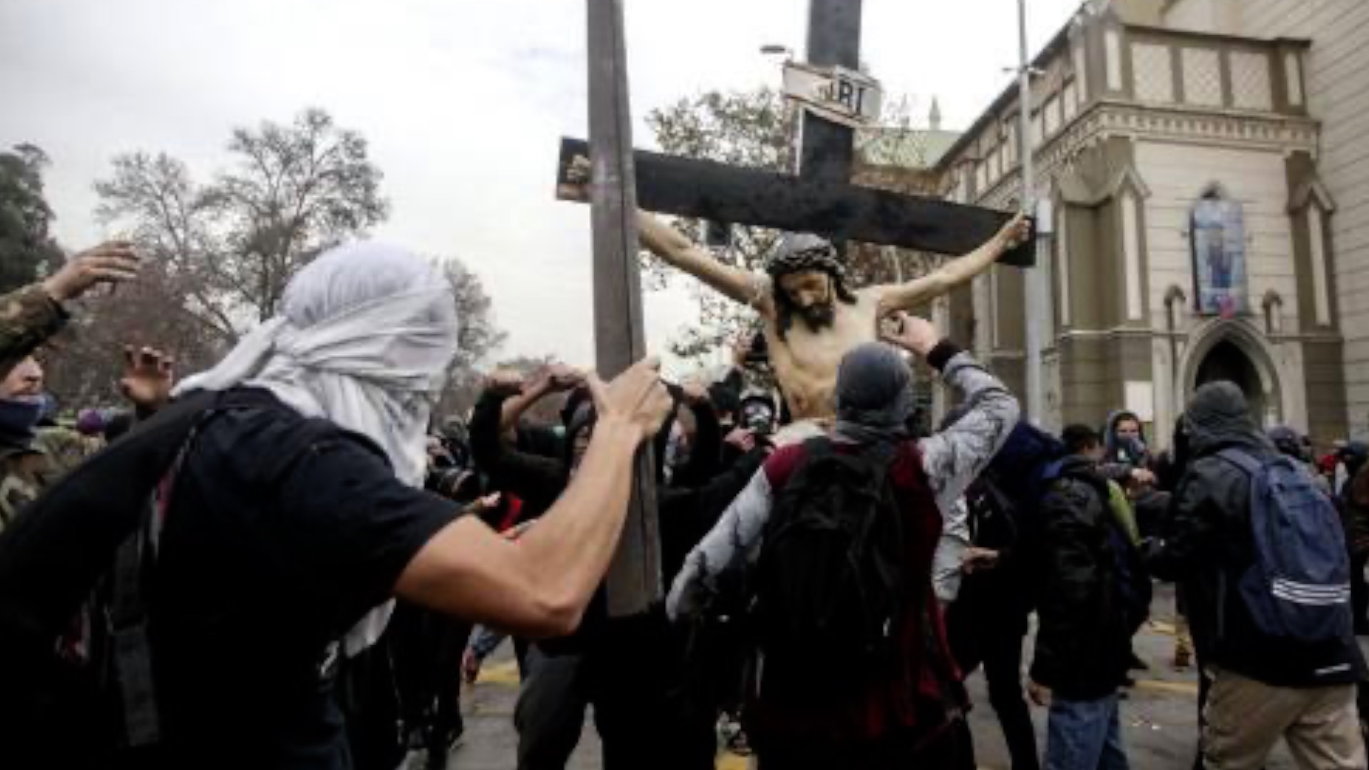 Chile: Universidade e Igrejas são queimadas mesmo após medidas do Governo