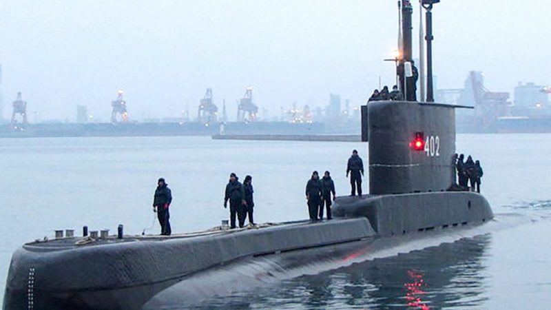 Marinha divulga fotos de submarino da Indonésia que naufragou com 53 tripulantes a bordo