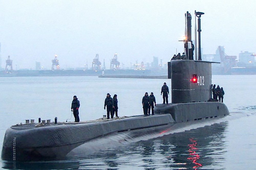 Porta-voz da Marinha da Indonésia confirma que submarino desaparecido afundou