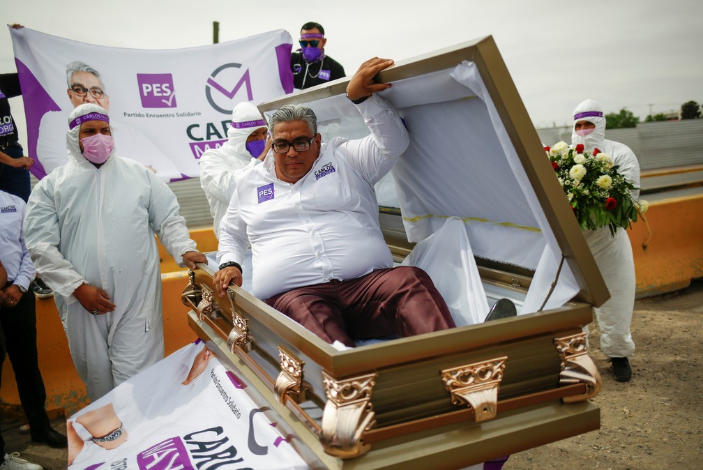 Candidato político no México orquestra próprio funeral em campanha de candidatura