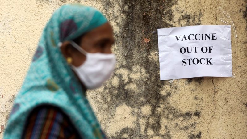 Novo recorde de casos de covid é registrado na Índia diante da falta de imunizantes no país