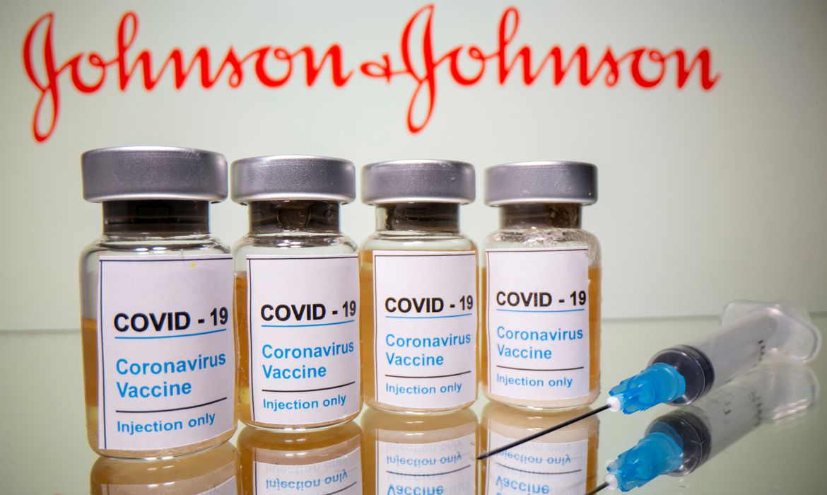 Agências federais pedem pausa na aplicação do imunizante Johnson nos Estados Unidos