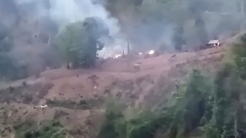 Base militar em Mianmar é atacada por rebeldes
