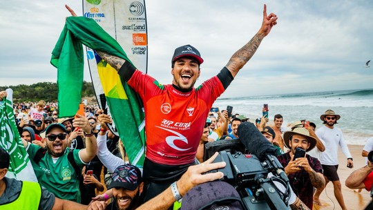 Gabriel Medina vence etapa Nerrabeen do Mundial de Surfe