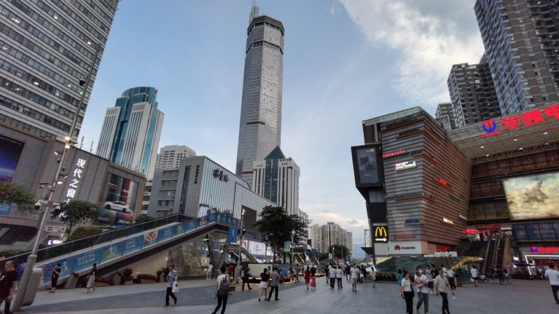 Arranha-céu de aproximadamente 300 metros na China balança por motivo desconhecido