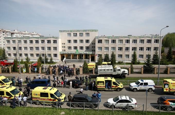 Sete crianças são mortas durante ataque a tiros em escola na Rússia