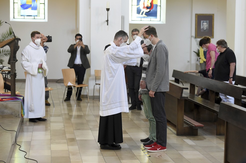 Igrejas alemãs vão contra o Vaticano ao abençoar uniões gays