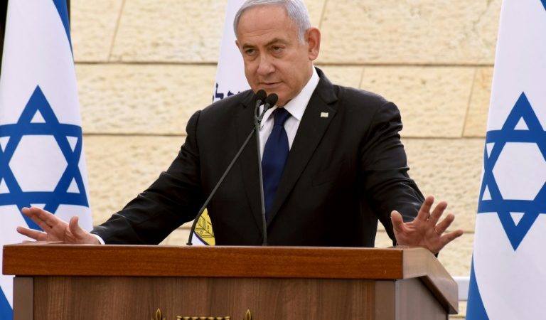 Presidente de Israel anuncia que opositor Yair Lapid foi encarregado de formar governo
