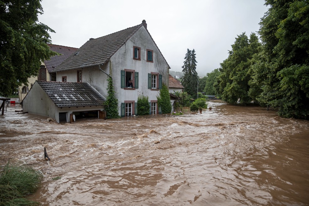 Tempestade causa alagamentos e mortes na Alemanha