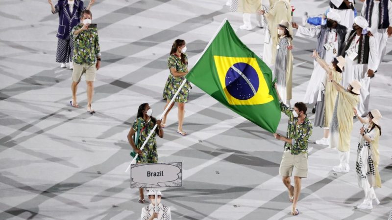 Bruninho e Ketleyn sambam na cerimônia de abertura da Olímpiada