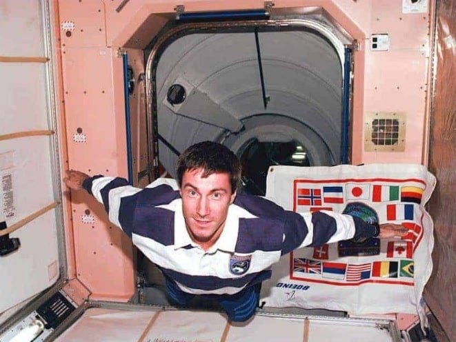 Esquecido por mais de 300 dias no espaço, este astronauta retornou para um mundo bem diferente do que conhecia