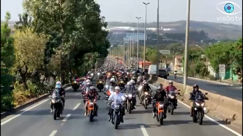 Motociata em Goiânia reúne milhares de pessoas