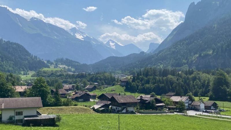 A ‘bomba-relógio’ que ameaça vilarejo na Suíça