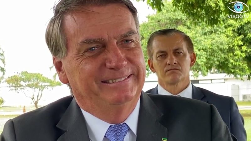 Bolsonaro fala sobre negócios com a Rússia, Ucrânia e falcatruas de Lula na Petrobras