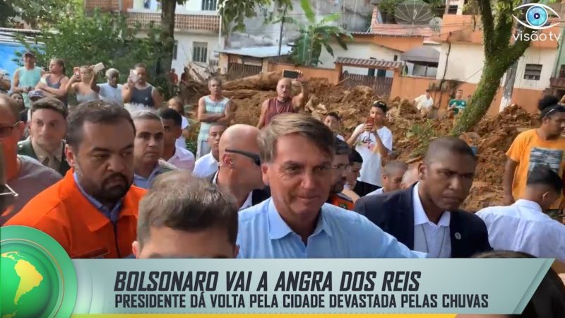 Bolsonaro vai a Angra dos Reis ver estrago causado pela chuva