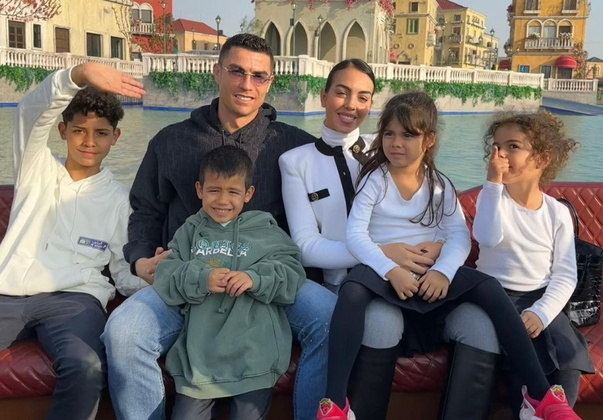 Em caso de separação de Cristiano Ronaldo, esposa fica com mansão de R$ 45 milhões