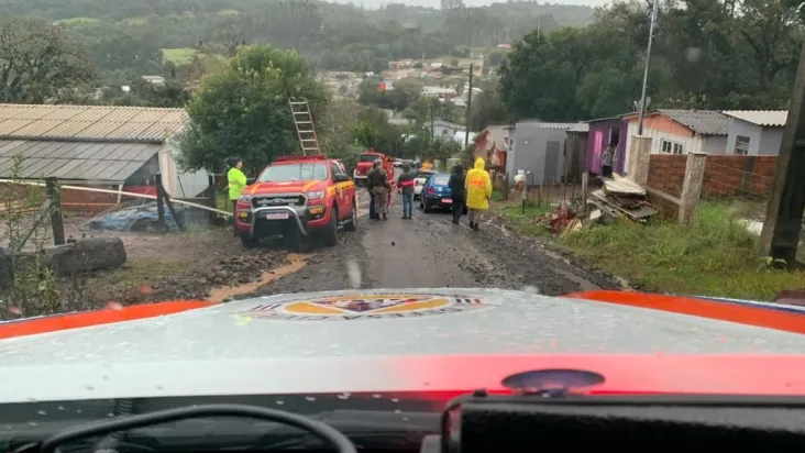 Ciclone deixa mais de 800 mil sem energia, 20 feridos e 1 morto no Rio Grande do Sul