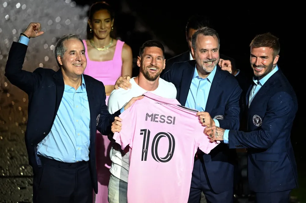 Messi é apresentado no Inter Miami com festa para torcedores